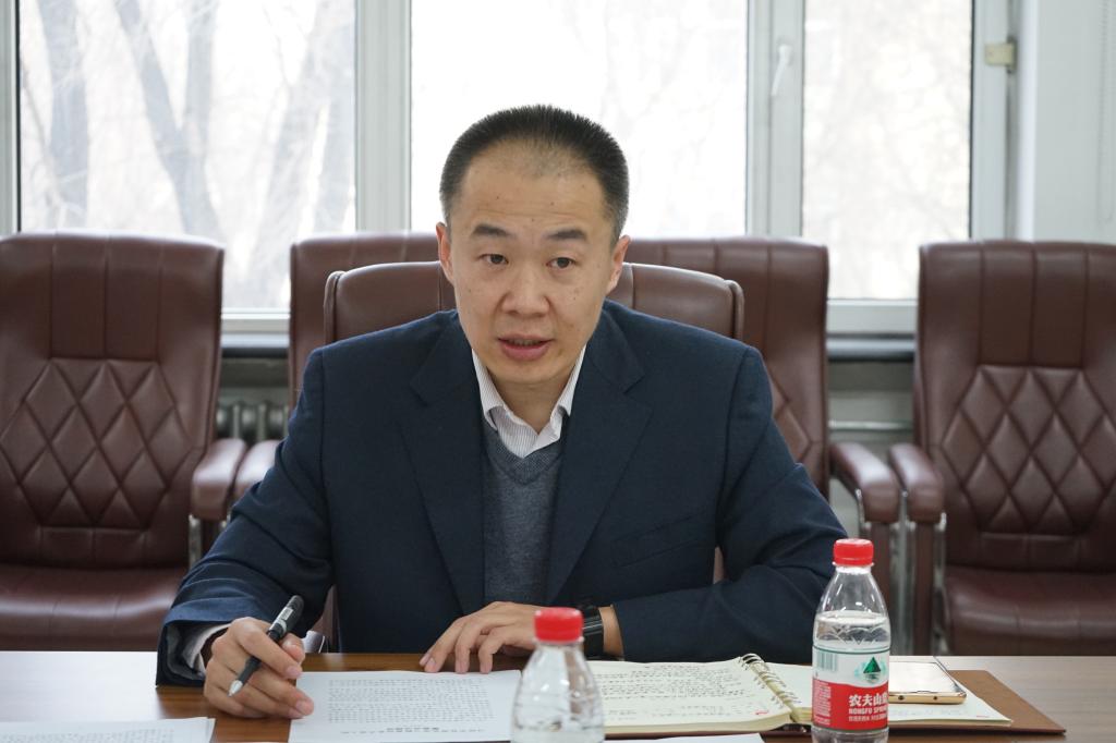 党委书记吴立全主持会议